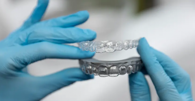 Çocukların diş tedavisinde şeffaf plaklar dönemi